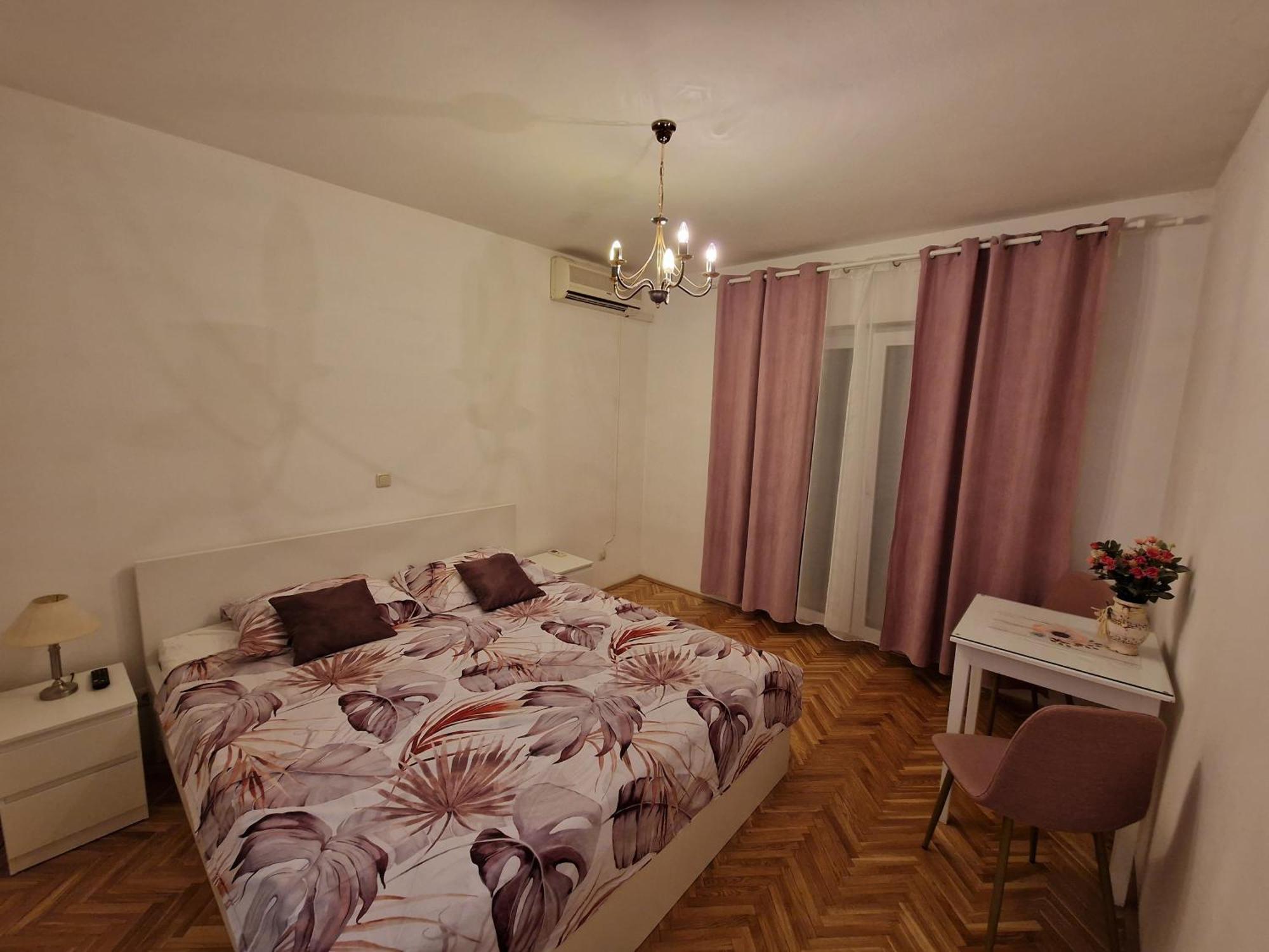 Vila Lidus Brist Exterior foto